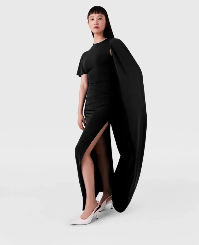 Asymmetrisches Cape-Maxikleid