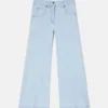 Ausgestellte Jeans in heller Waschung