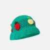 Beerenbestickter Häkel-Bucket-Hat