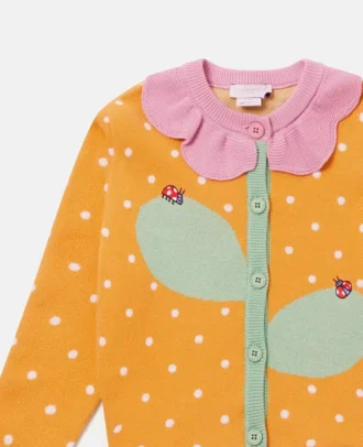 Blumige Häkelstrickjacke