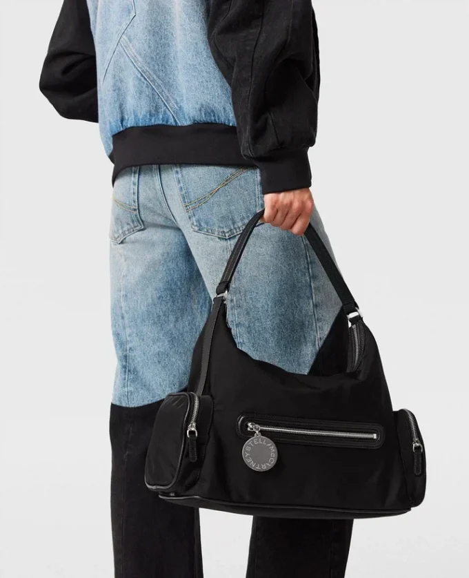 Denim-Jeans mit Patchwork-Einsätzen