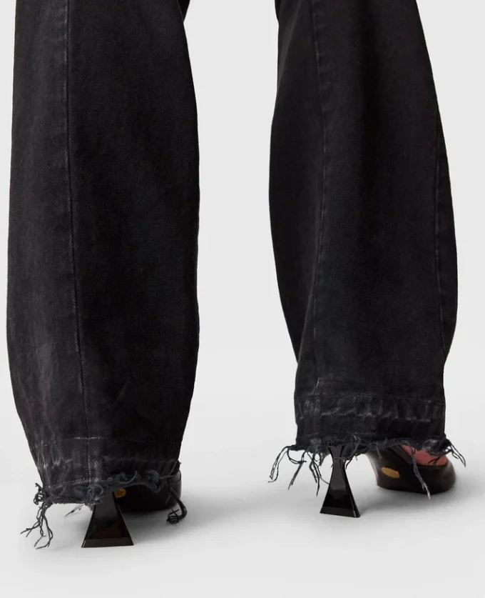 Denim-Jeans mit Patchwork-Einsätzen