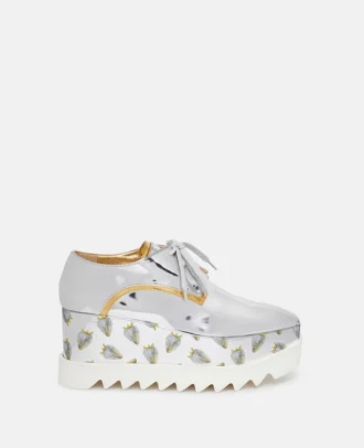 Elyse Plateau-Schuhe mit Erdbeer-Print und Metallic-Effekt