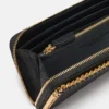 Falabella Zip Continental Wallet