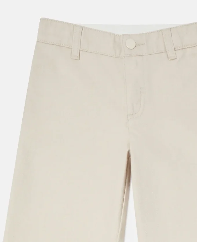 Farblich abgestimmte Jeans mit geradem Bein