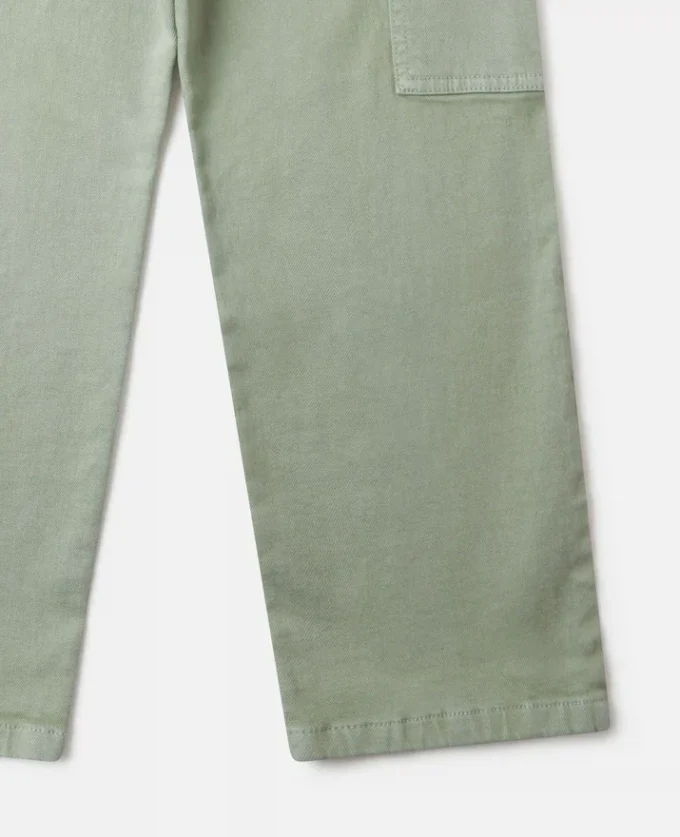Farblich abgestimmte Jeans mit geradem Bein