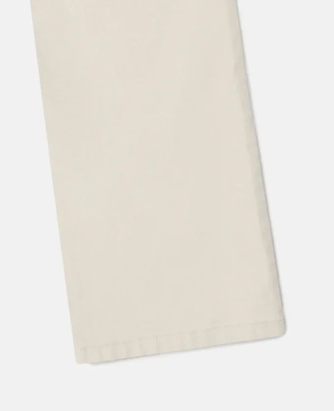 Farblich abgestimmte Jeans mit geradem Bein
