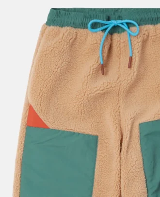 Fleece-Jogginghose mit Camp-Abzeichen