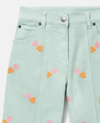 Gabardine-Hose mit Herzstickerei