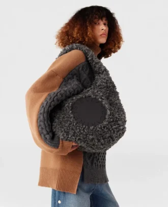Große Logo Plush Teddy Hobo-Tasche