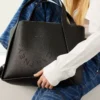 Große Logo-Tasche