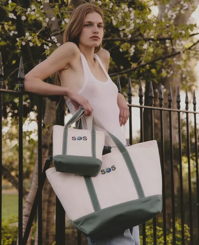 Große Tasche mit SOS-Stickerei