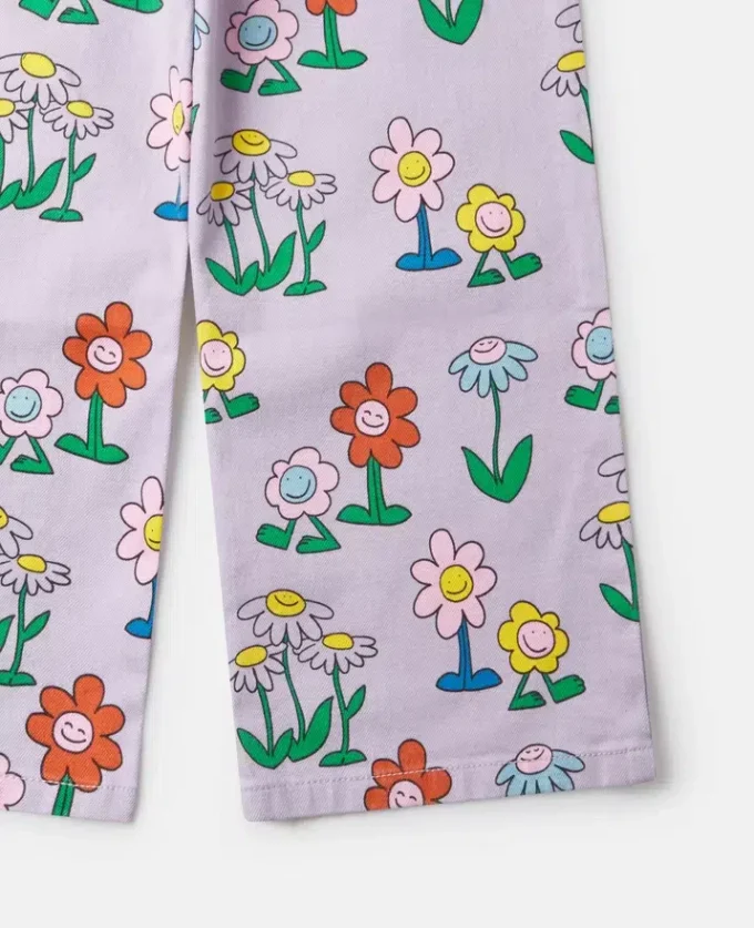 Jeans mit Blumenprint und geradem Bein