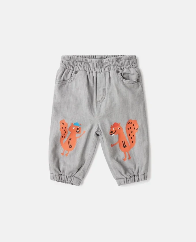 Jeans mit Eichhörnchen-Grafik