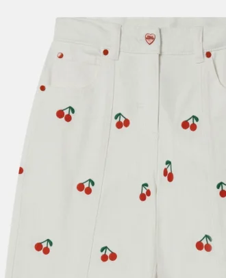Jeans mit Kirschstickerei