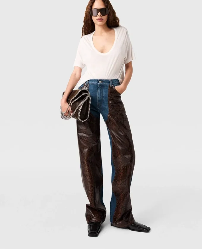 Jeans mit Schlangenpanel