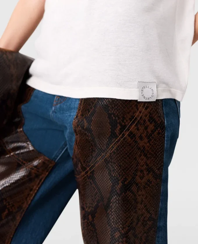 Jeans mit Schlangenpanel