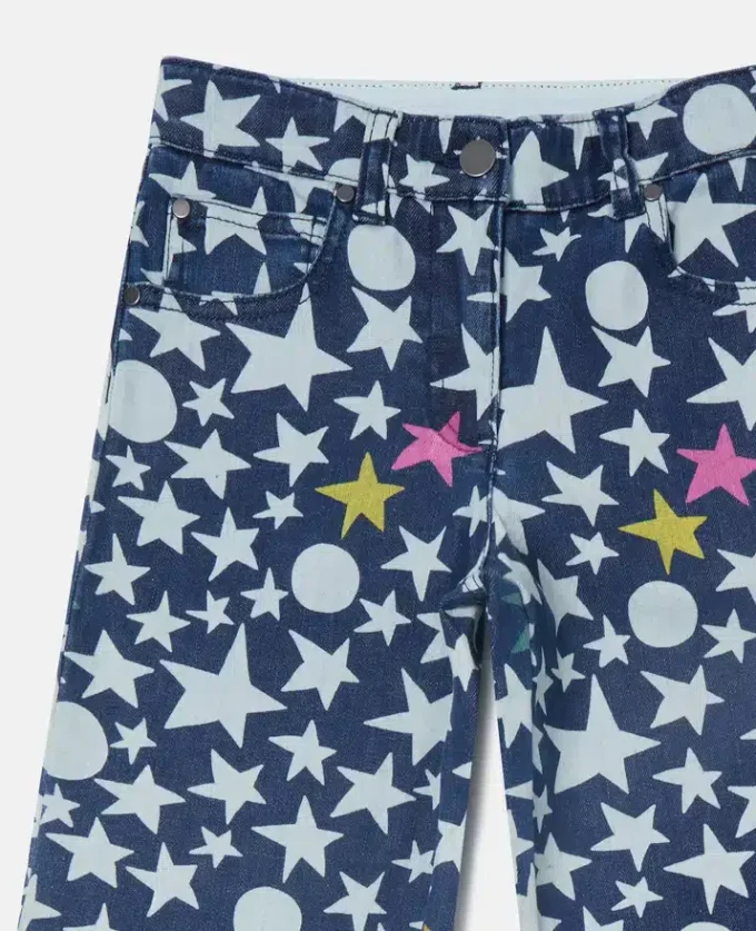 Jeans mit Sternenprint und geradem Bein