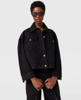 Jeansjacke mit Spitzeneinsätzen