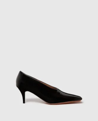 Kitten Heels mit eckiger Zehenpartie aus Lackleder