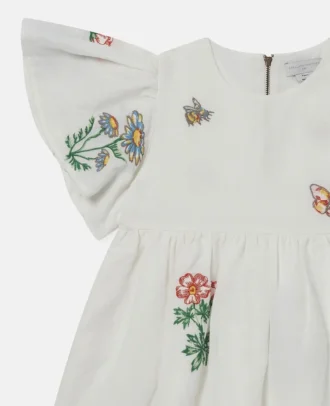 Kleid mit Blumenstickerei und Flügelärmeln