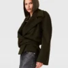 Kurze Trenchcoat-Jacke mit Gürtel