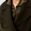 Kurze Trenchcoat-Jacke mit Gürtel
