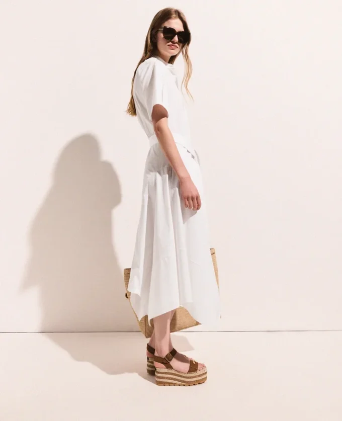 Kurzärmeliges Midi-Kleid mit Gürtel