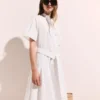 Kurzärmeliges Midi-Kleid mit Gürtel