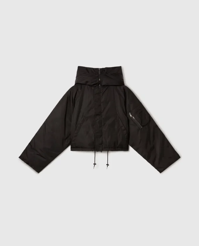 Langärmelige Jacke mit hohem Kragen