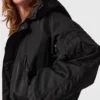 Langärmelige Jacke mit hohem Kragen