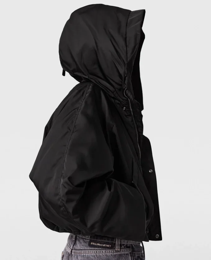 Langärmelige Jacke mit hohem Kragen