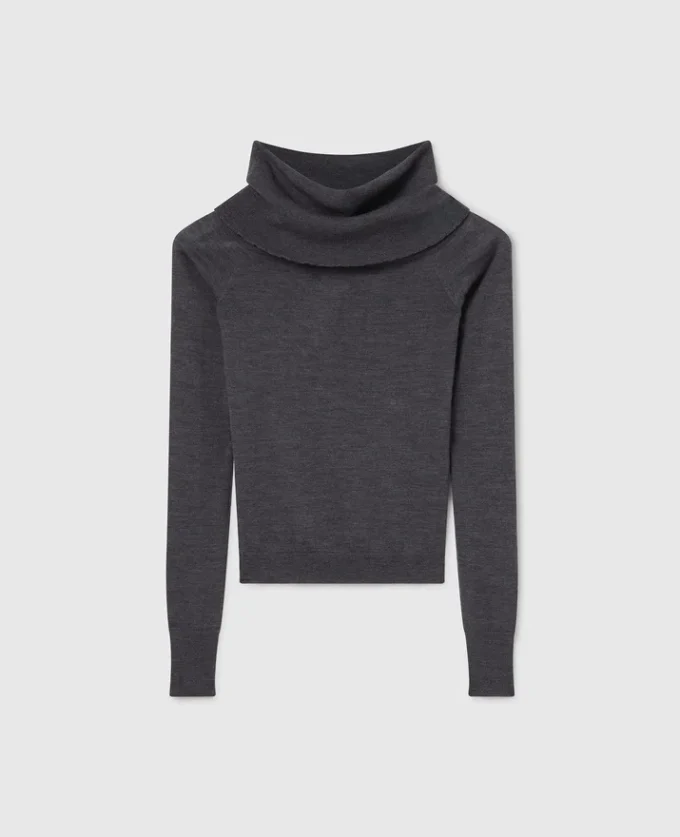 Langärmeliger Pullover mit schulterfreiem Ausschnitt
