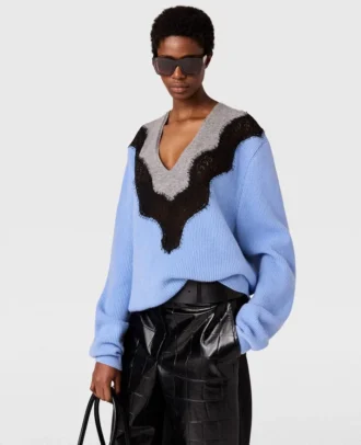 Langärmeliger Pullover mit Spitzeneinsatz