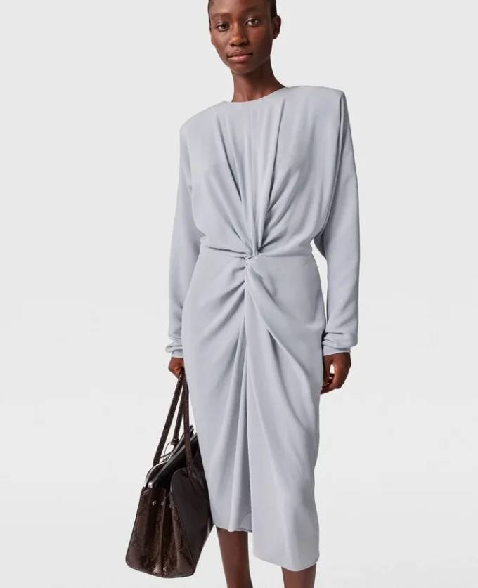 Langärmeliges Midikleid mit gedrehter Vorderseite