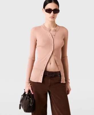 Leichte Strickjacke mit Rundhalsausschnitt