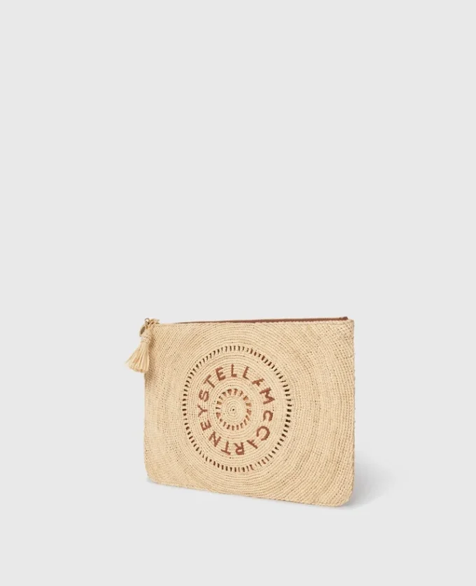 Logo-Clutch aus Raffia