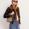 Logo Crossbody-Kameratasche