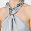 Maxikleid aus Satin mit Kugelketten-Halterneck