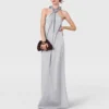 Maxikleid aus Satin mit Kugelketten-Halterneck