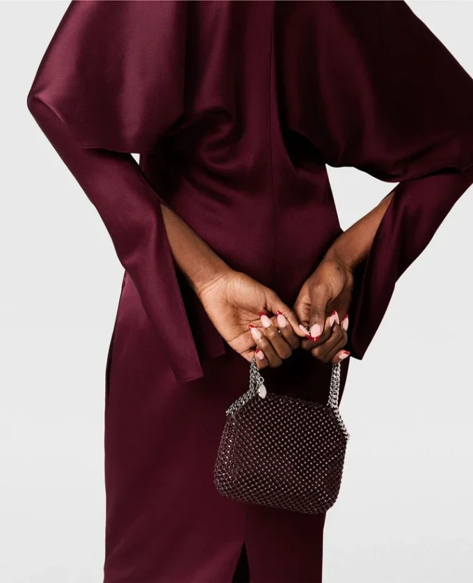 Midi-Kleid aus Satin mit Cape-Ärmeln und Cut-outs