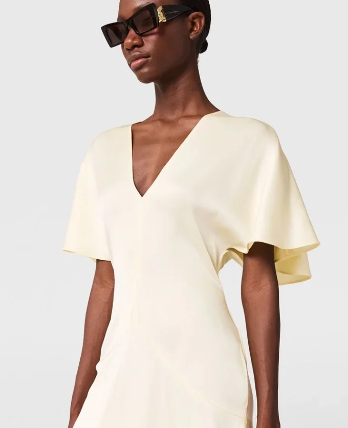 Midi-Kleid aus Satin mit V-Ausschnitt und kurzen Ärmeln