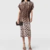 Midi-Kleid mit Schlangenprint und Schulterpolstern