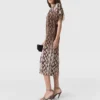Midi-Kleid mit Schlangenprint und Schulterpolstern