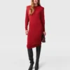 Midi-Kleid mit Schulterpolstern und langen Ärmeln