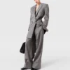 Mini-Kleid mit doppelreihigem Nadelstreifenblazer