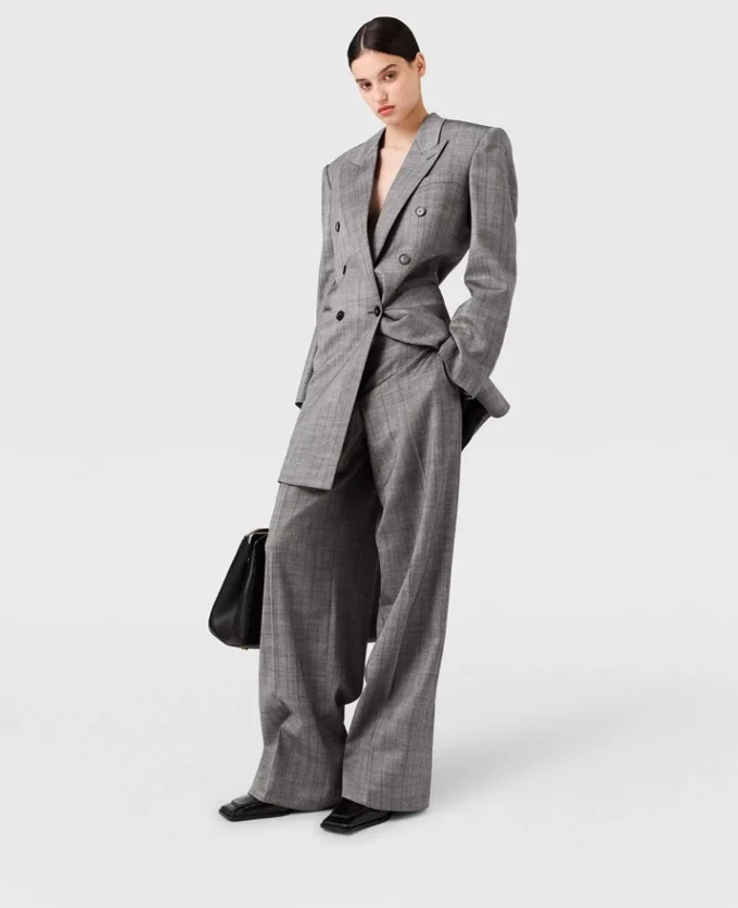 Mini-Kleid mit doppelreihigem Nadelstreifenblazer