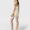 Minikleid aus Satin mit Spitzenbesatz