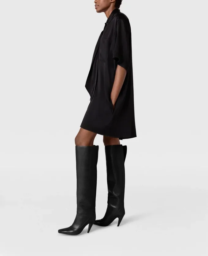 Minikleid mit Krawattenkragen