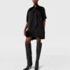 Minikleid mit Krawattenkragen